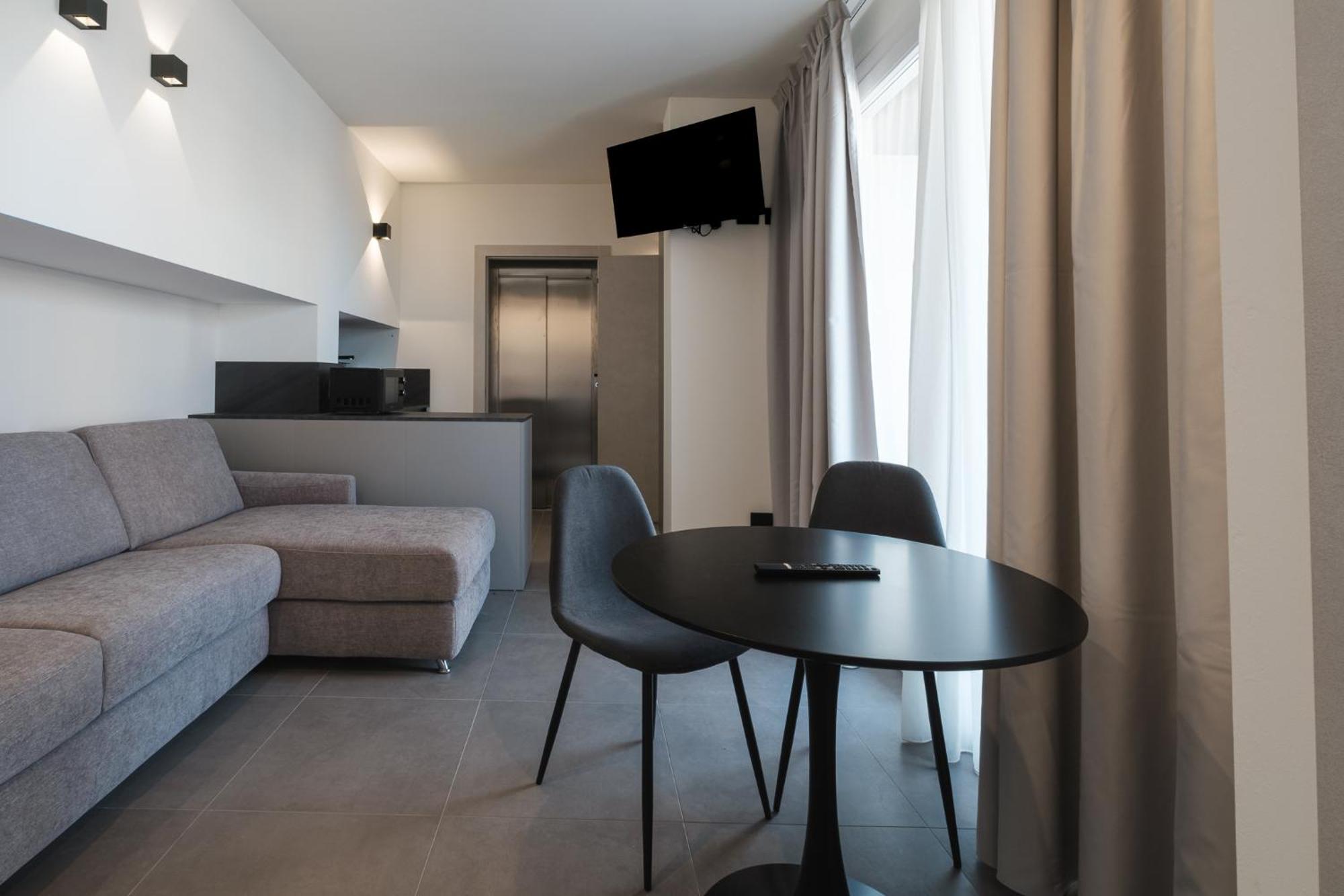 Residence Goldoni6 Suite Apartment Rimini Zewnętrze zdjęcie