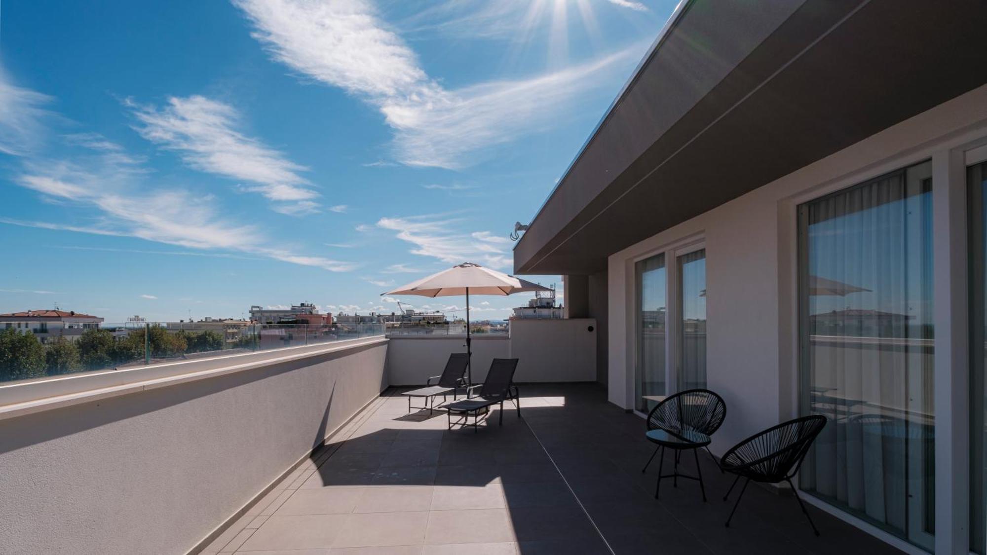 Residence Goldoni6 Suite Apartment Rimini Zewnętrze zdjęcie